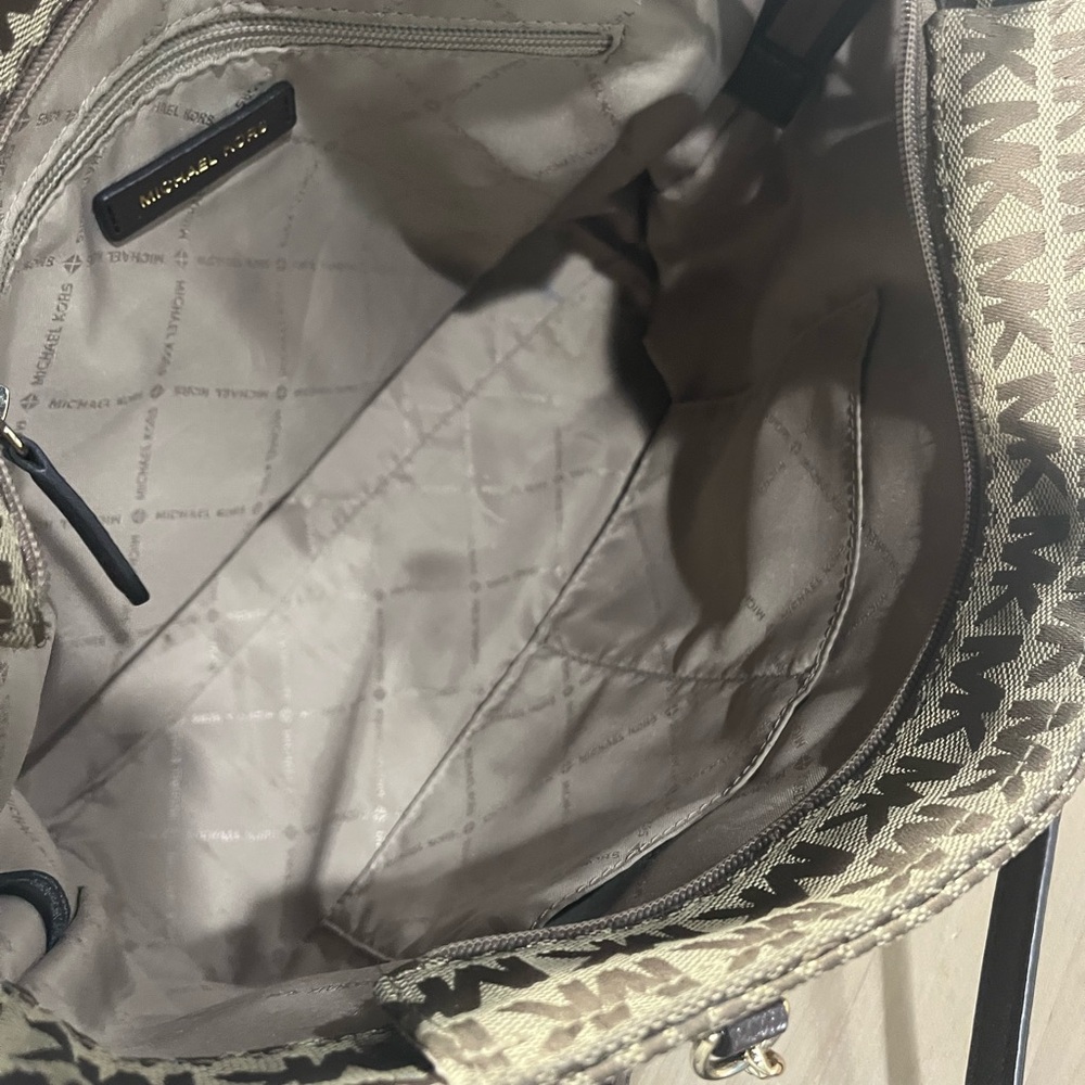 Michael Kors tote Tan and Brown Logo Tote - Picture 11 of 13